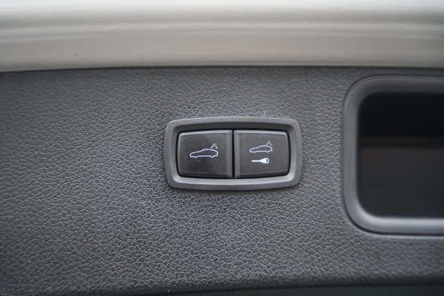 Used 2022 Porsche Macan AWD/4WD image 10