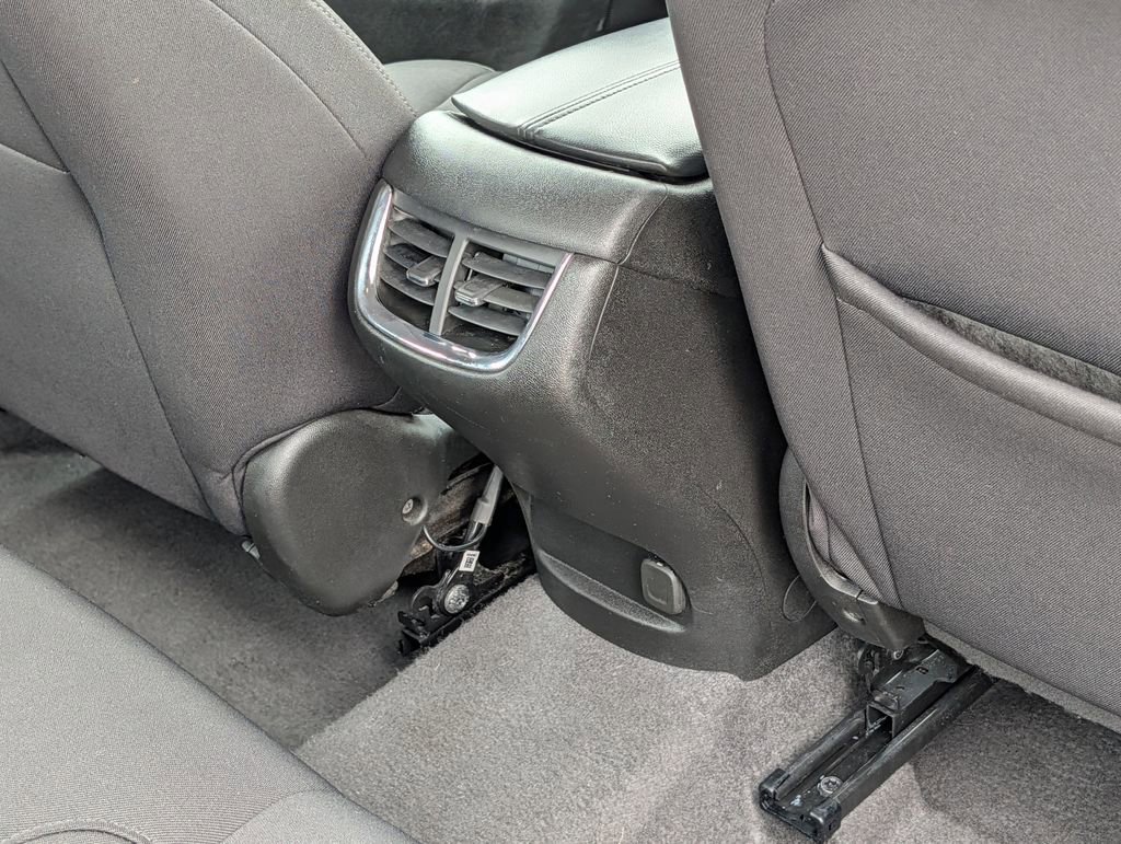 Used 2025 Chevrolet Malibu LT image 29