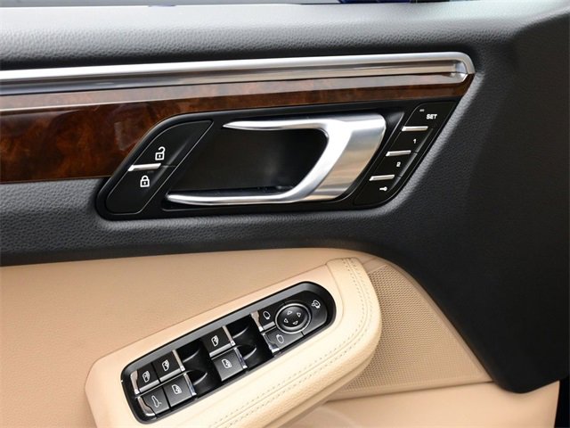 Certified 2023 Porsche Macan S image 8
