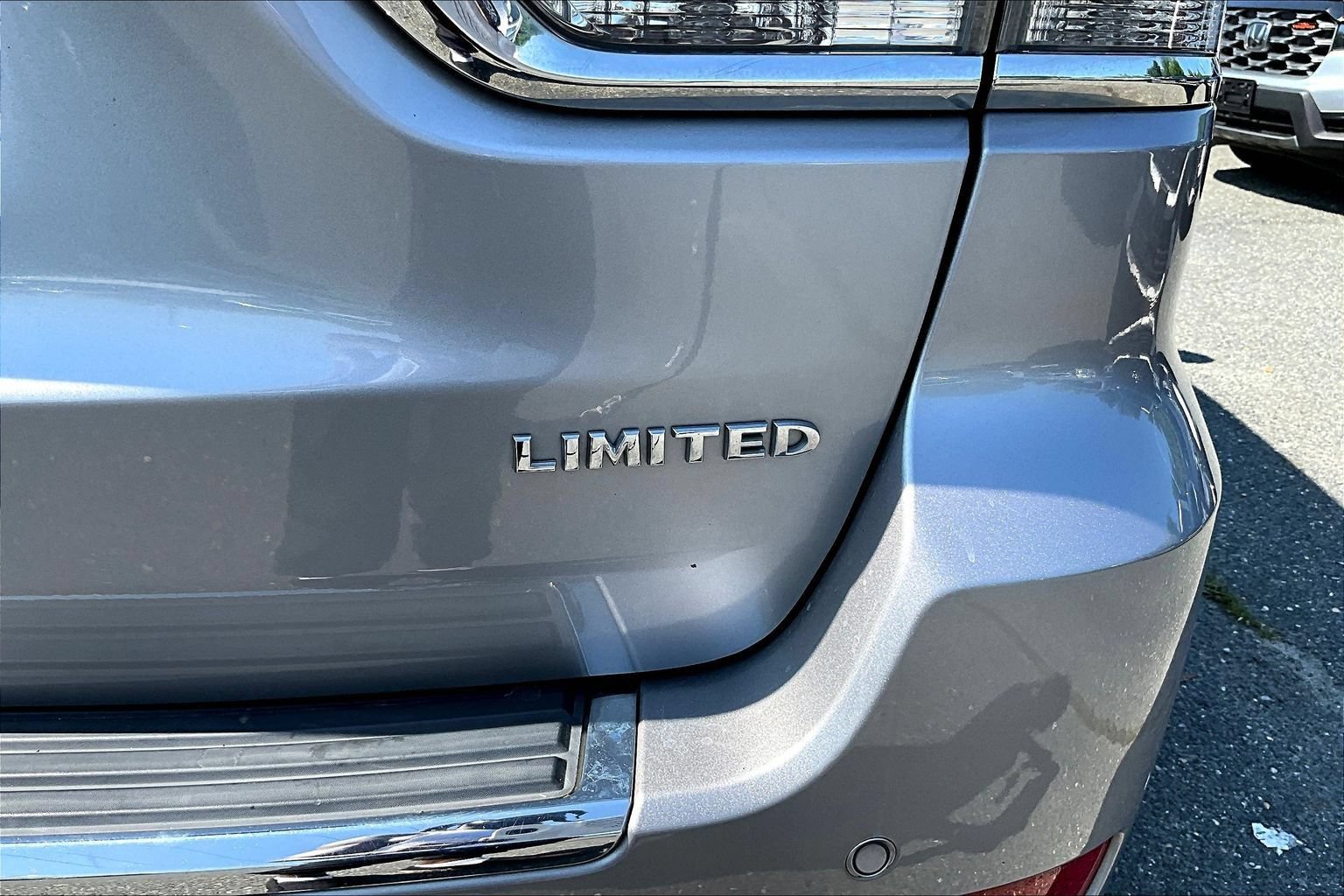 Used 2017 Jeep Grand Cherokee Limited w/ Trailer Tow Group IV AWD/4WD image 21