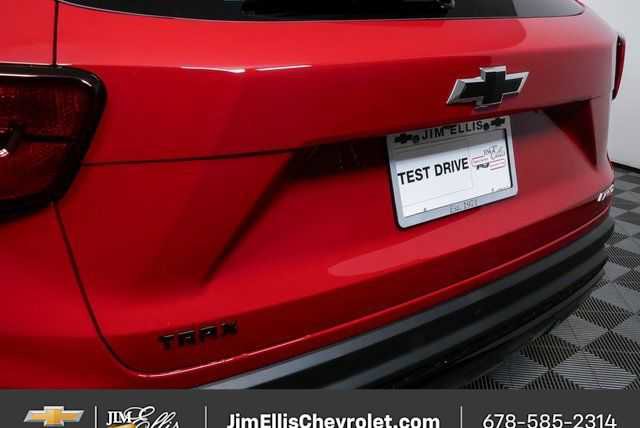 New 2026 Chevrolet Trax RS w/ Sunroof Package FWD image 32