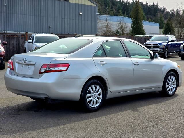Used 2011 Toyota Camry LE image 7