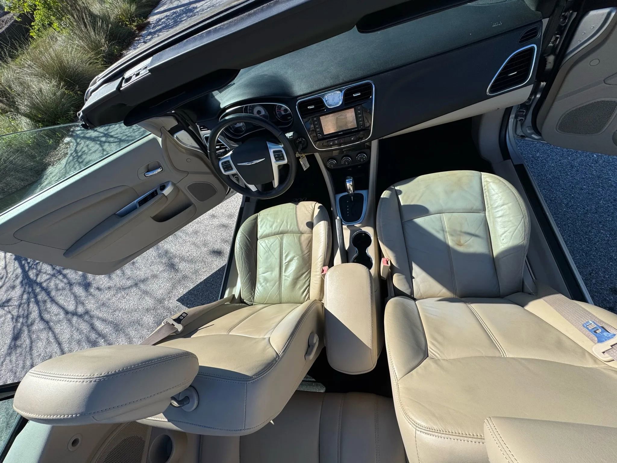 Used 2011 Chrysler 200 Limited image 17