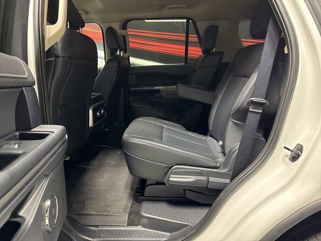 Used 2023 Ford Expedition XLT image 14