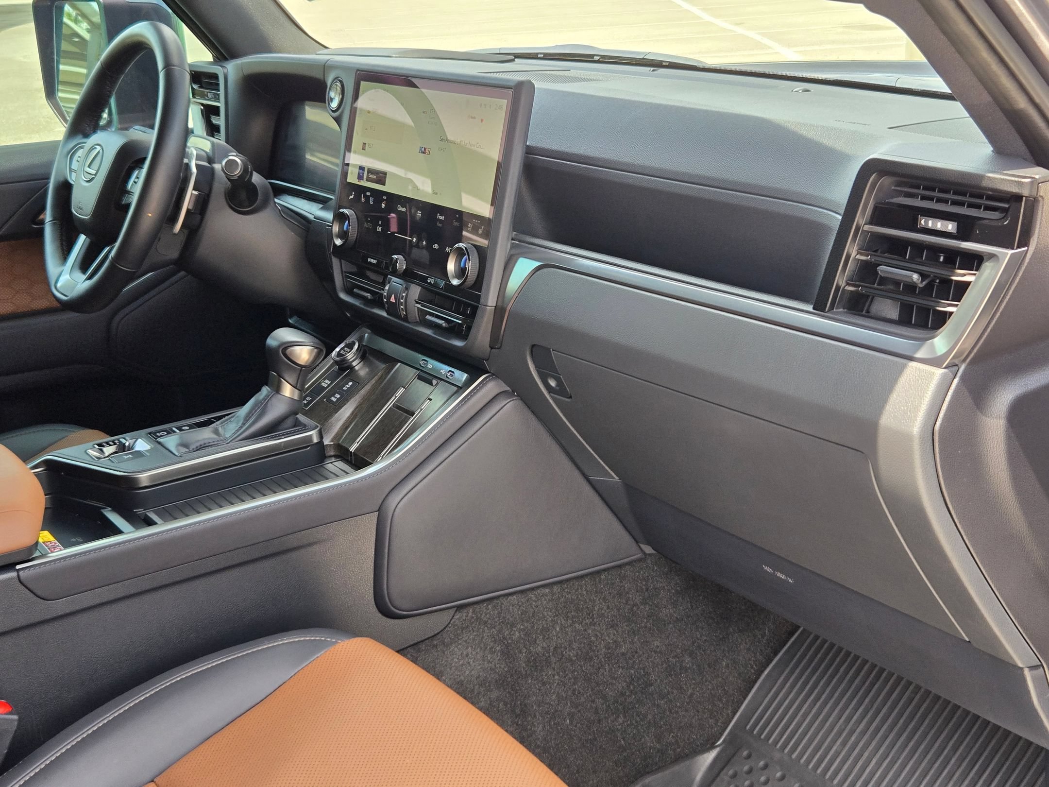 Used 2025 Lexus GX 550 w/ Cold Area Package AWD/4WD image 29