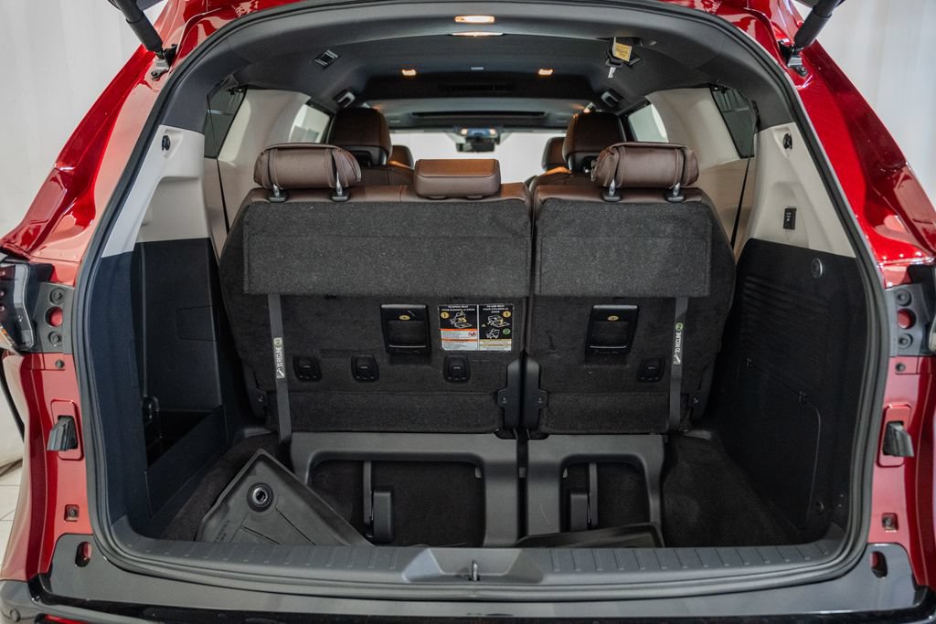 Used 2024 Toyota Sienna Platinum AWD/4WD image 15