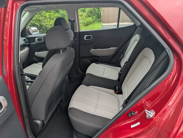 Used 2023 Hyundai Venue SEL w/ Cargo Package FWD image 9