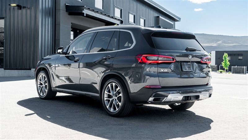 Used 2019 BMW X5 xDrive40i w/ Convenience Package AWD/4WD image 2