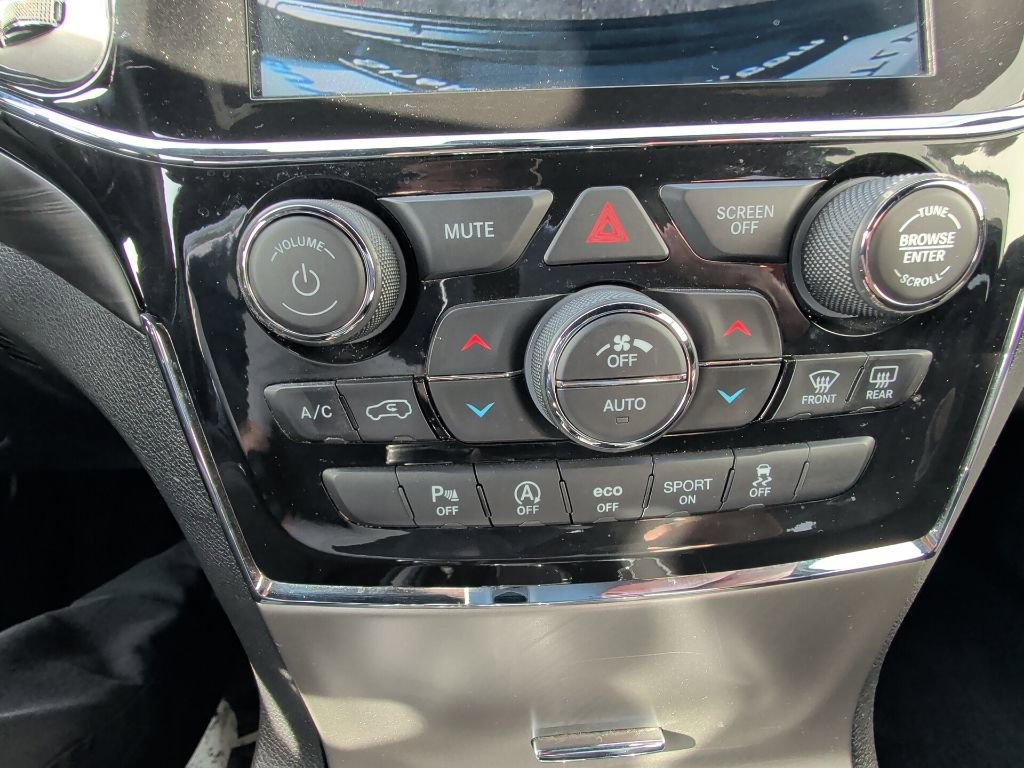 Used 2021 Jeep Grand Cherokee Laredo X image 23