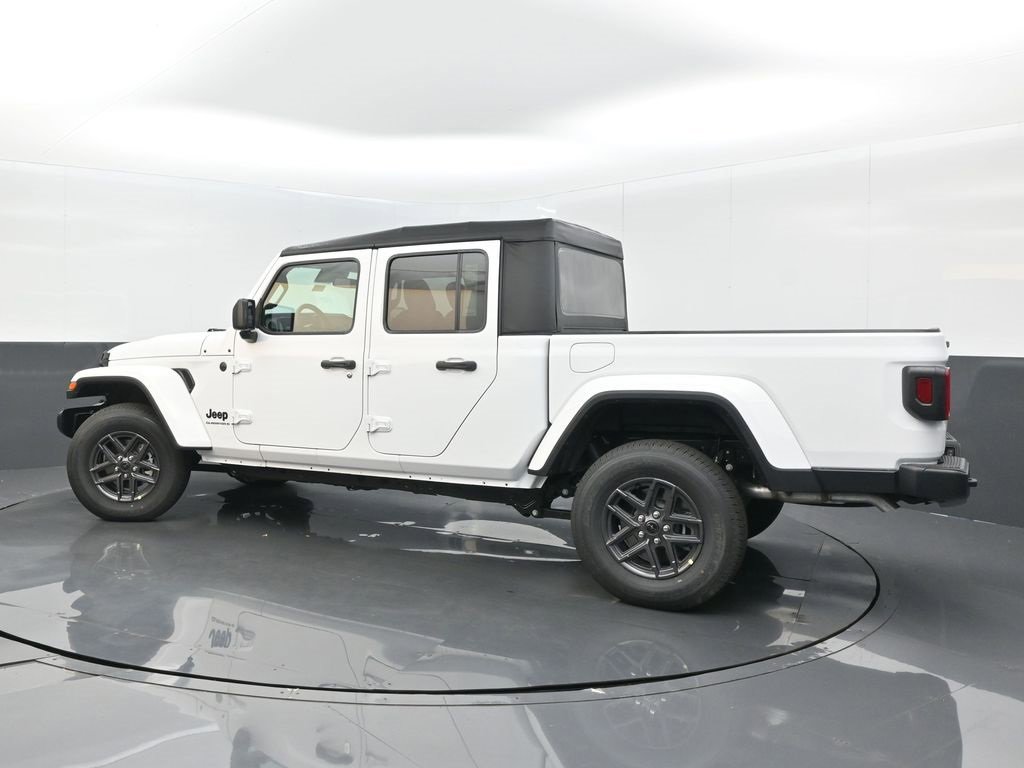 New 2025 Jeep Gladiator Sport image 5