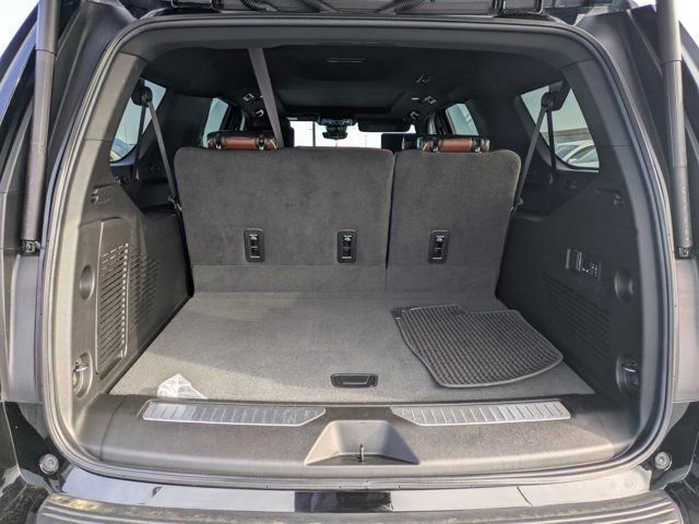 Used 2023 GMC Yukon XL Denali Ultimate image 11