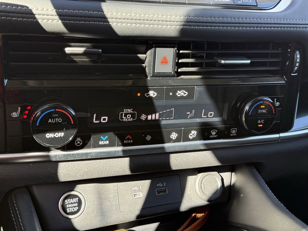 Used 2023 Nissan Rogue SL w/ SL Premium Package image 13