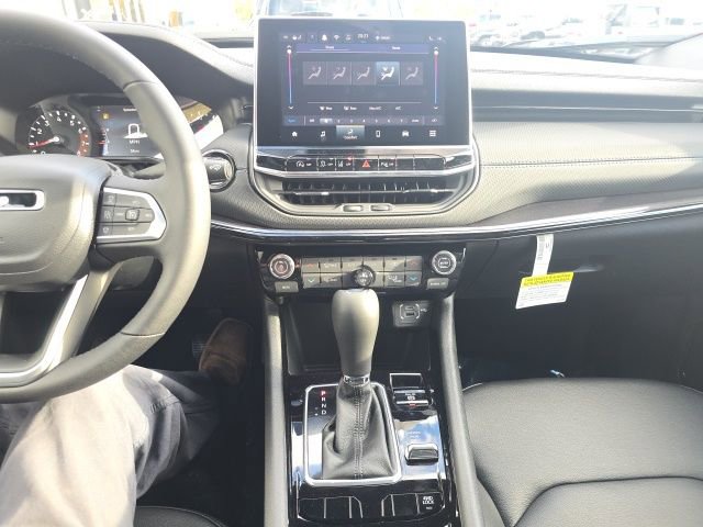 New 2026 Jeep Compass Limited image 23