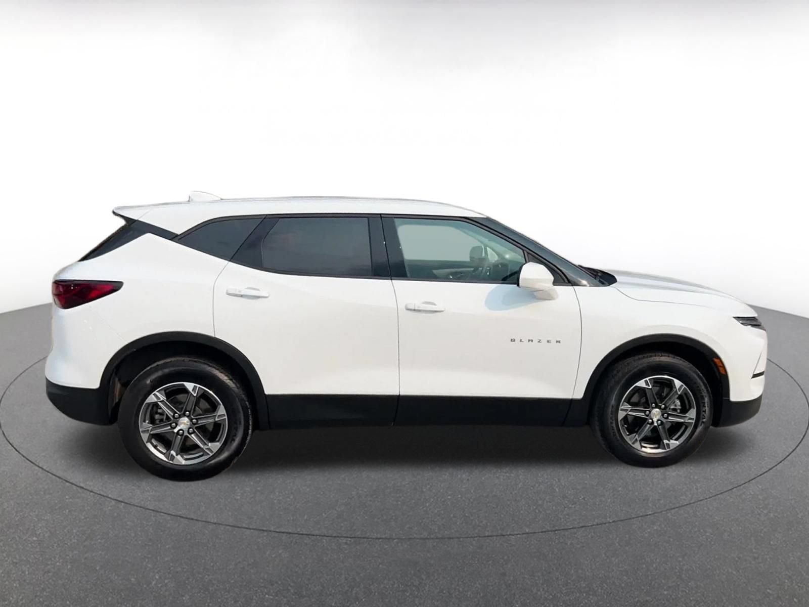 Used 2025 Chevrolet Blazer LT FWD image 15
