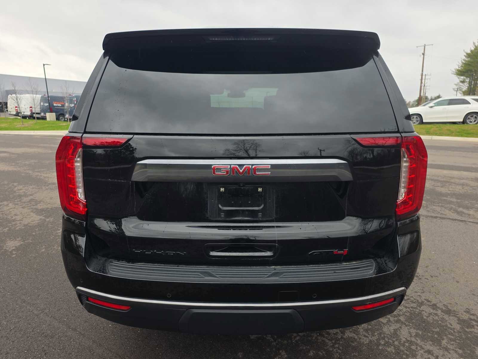 Used 2023 GMC Yukon AT4 w/ AT4 Premium Plus Package image 6