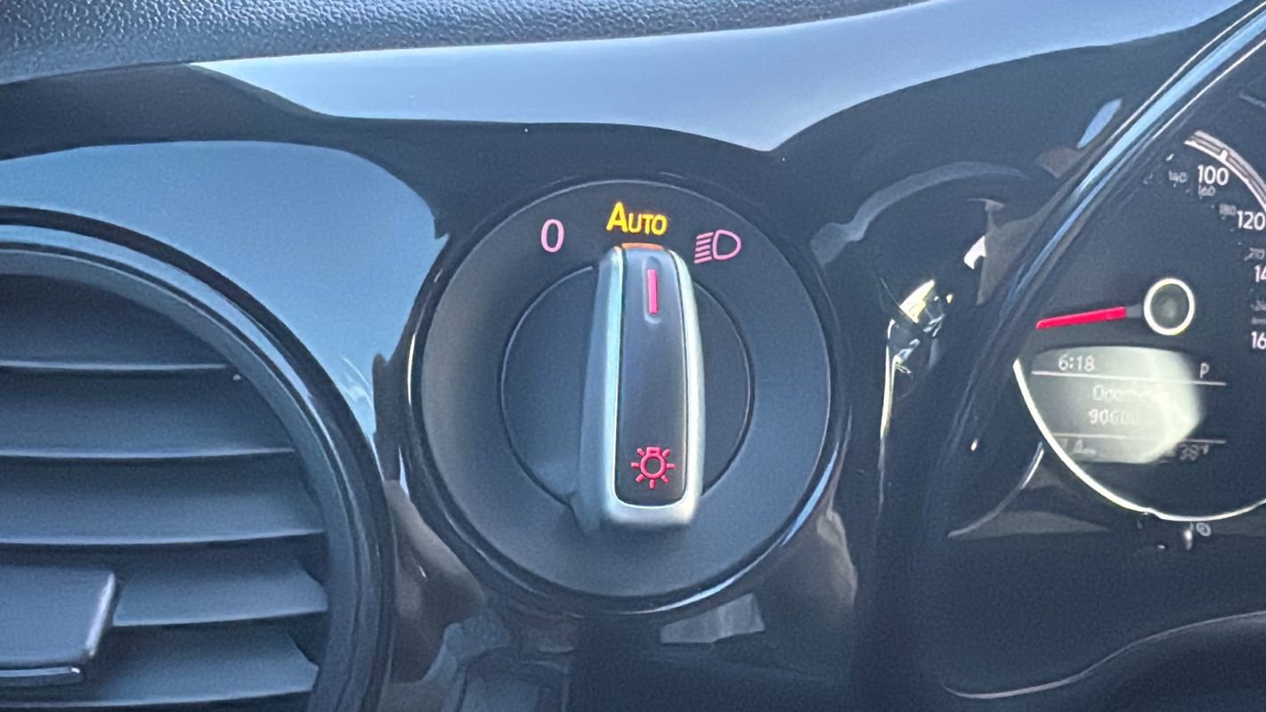 Used 2017 Volkswagen Beetle 1.8T S image 23