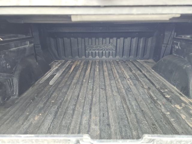 Used 2022 Chevrolet Silverado 1500 High Country w/ High Country Premium Package image 6