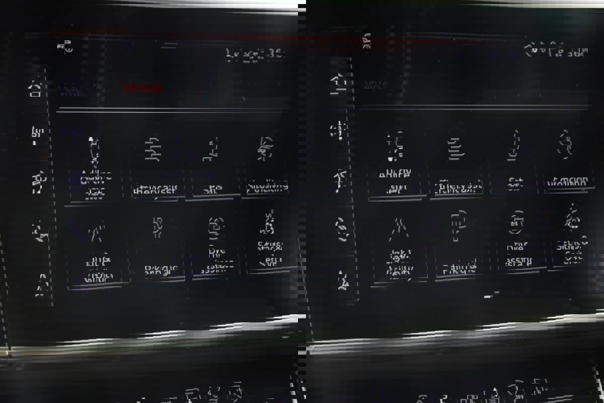 Used 2025 Audi S8 image 62