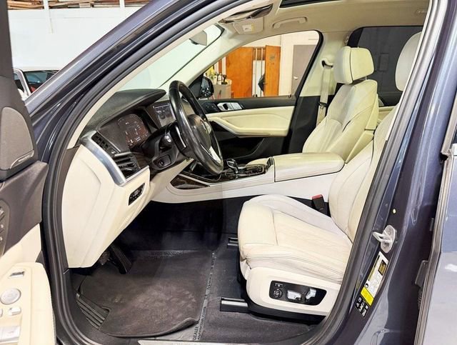 Used 2021 BMW X7 xDrive40i w/ Premium Package image 11