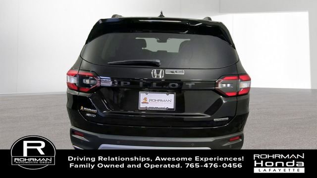 New 2025 Honda Pilot Touring image 8