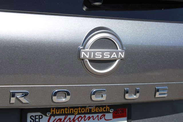 Used 2023 Nissan Rogue SV FWD image 8