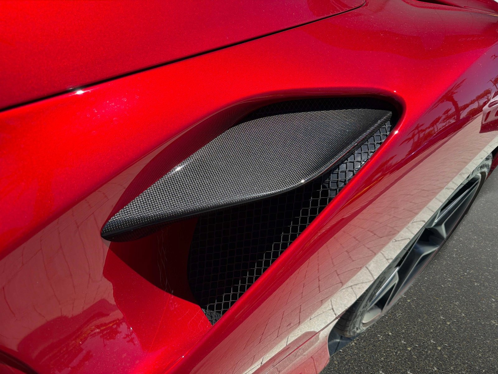 Used 2021 Ferrari F8 Tributo image 27