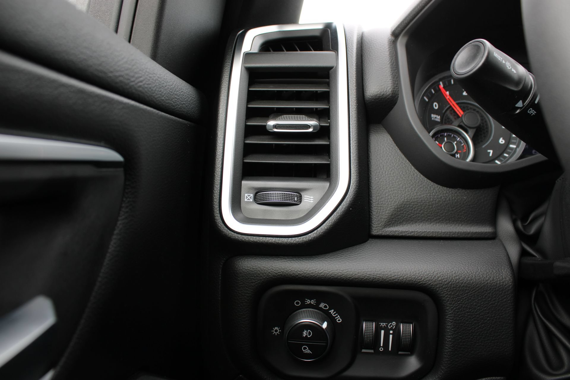New 2026 RAM 1500 Big Horn AWD/4WD image 25