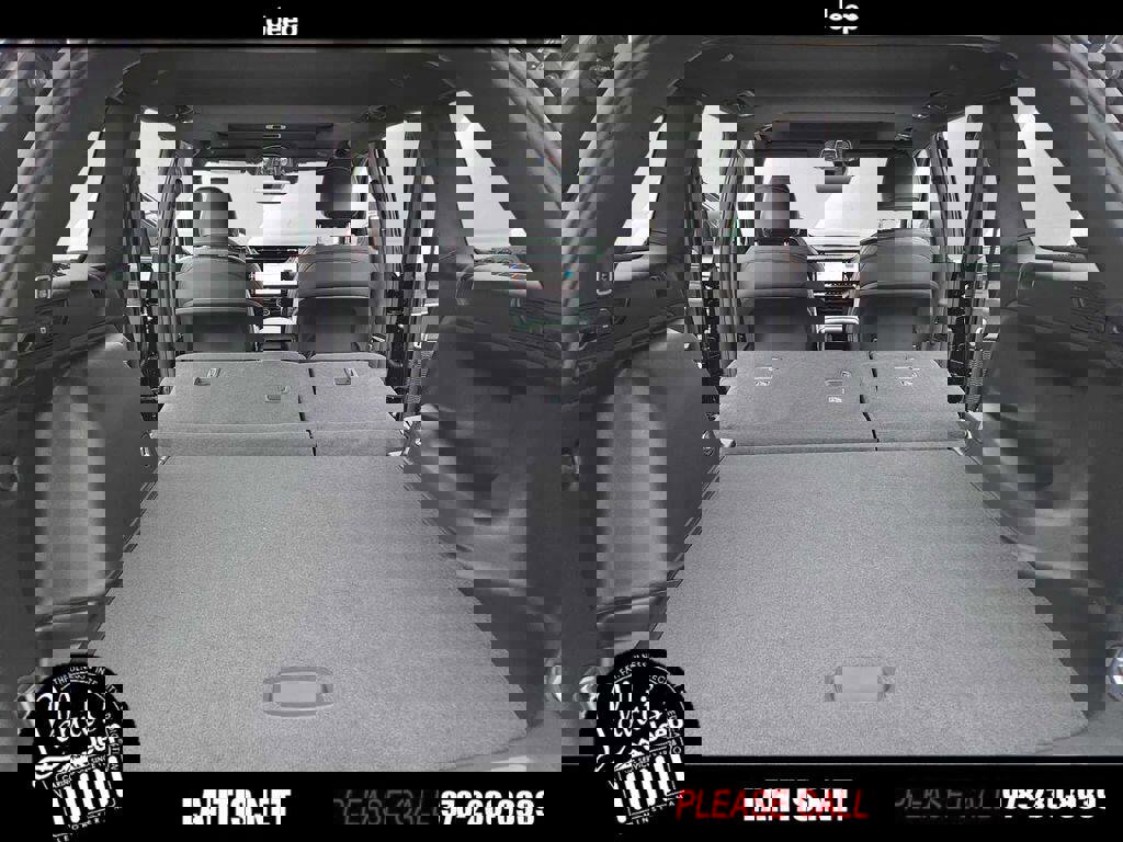 New 2026 Jeep Grand Cherokee Altitude image 12