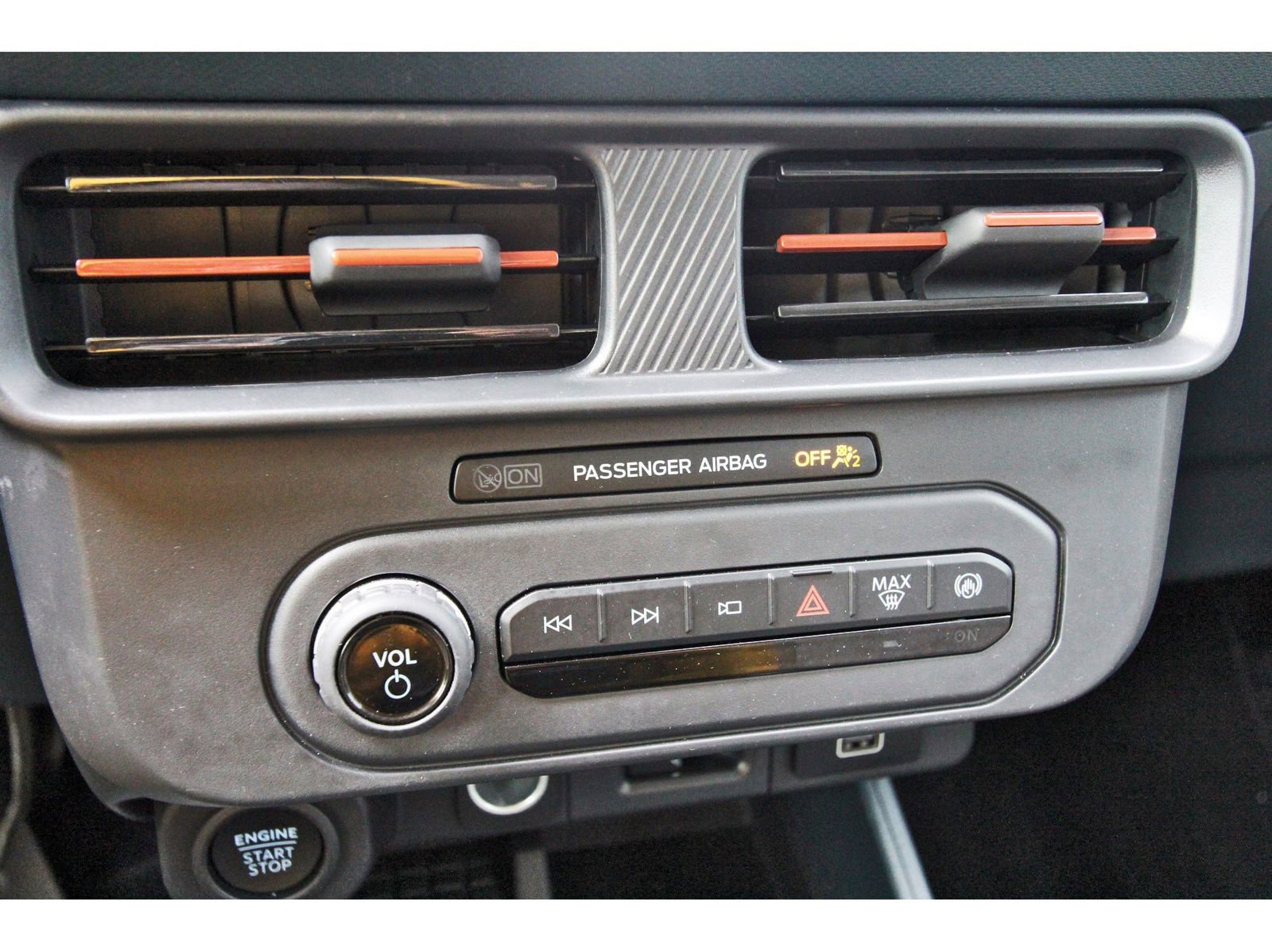 Used 2025 Ford Maverick Lariat image 26