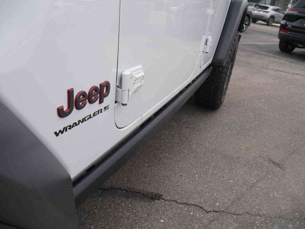 Used 2024 Jeep Wrangler Unlimited Rubicon AWD/4WD image 14
