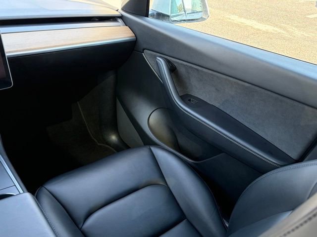 Used 2022 Tesla Model Y Performance image 33