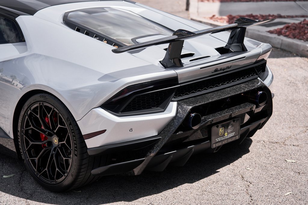 Used 2018 Lamborghini Huracan Performante image 11