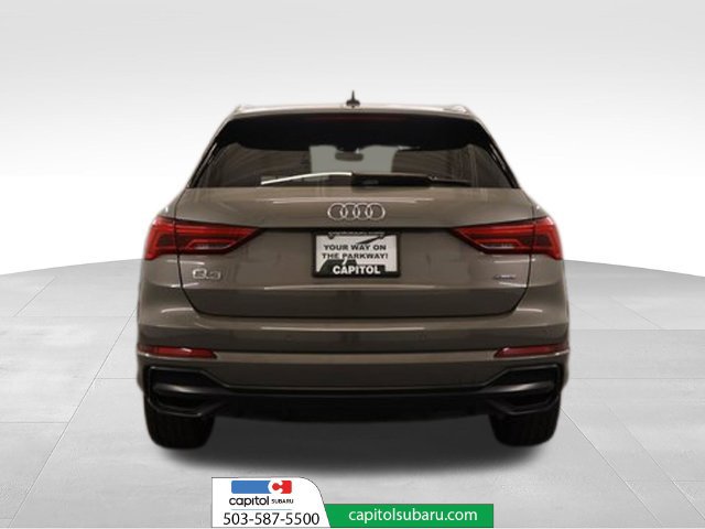 Used 2020 Audi Q3 2.0T Premium w/ Convenience Package AWD/4WD image 3