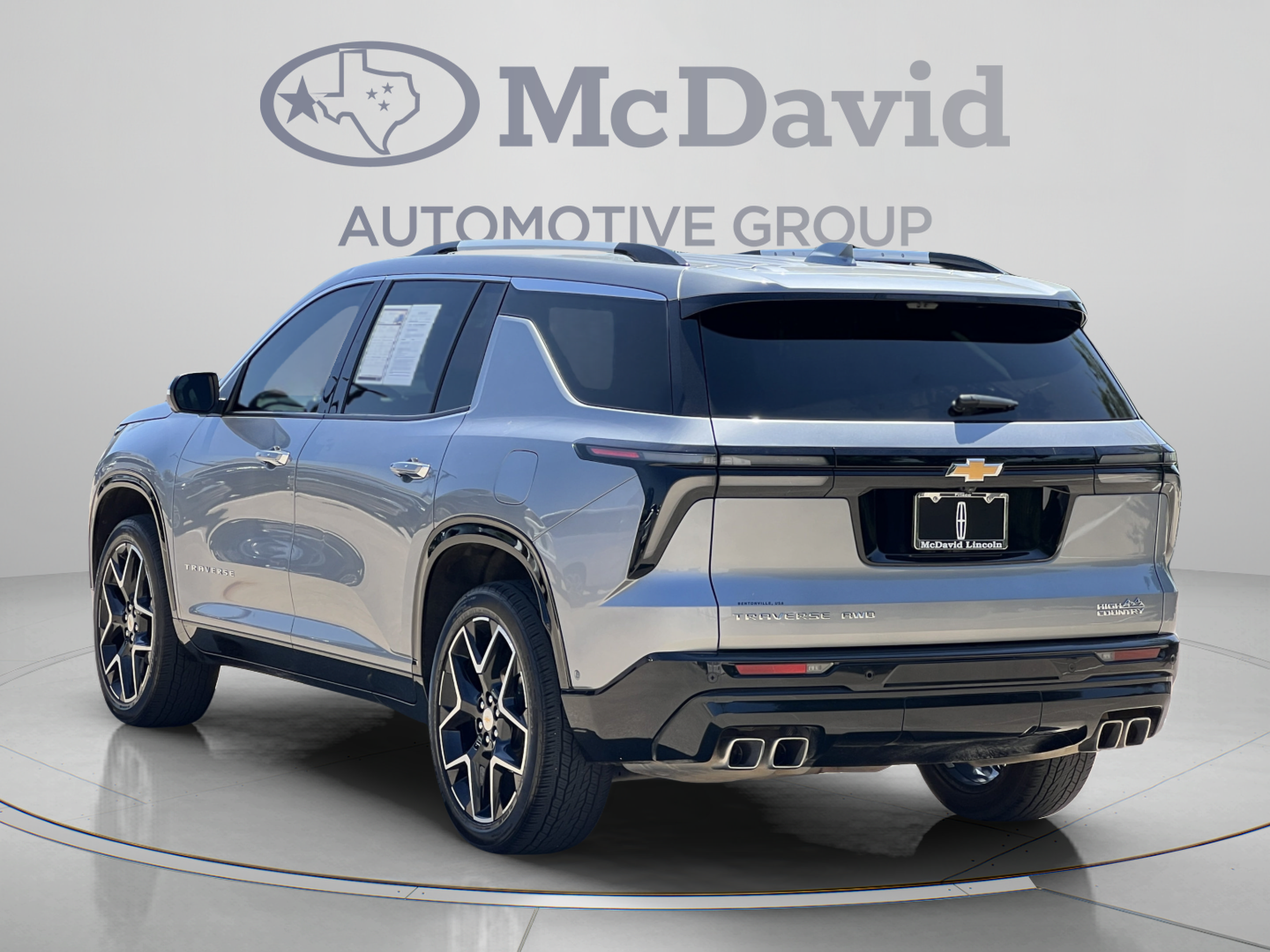 Used 2025 Chevrolet Traverse High Country w/ LPO, Floor Liner Package AWD/4WD image 5