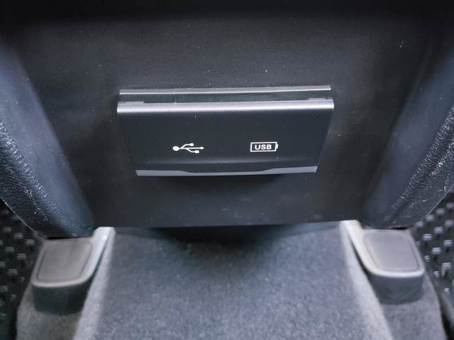 Used 2019 Jeep Cherokee Latitude Plus w/ Cold Weather Group AWD/4WD image 14
