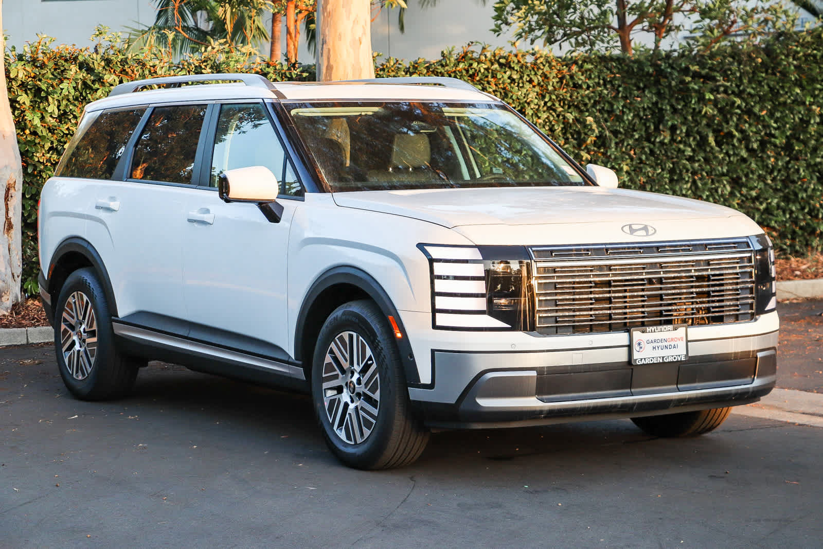 New 2027 Hyundai Palisade SEL Premium w/ Tow & Go Package FWD image 3