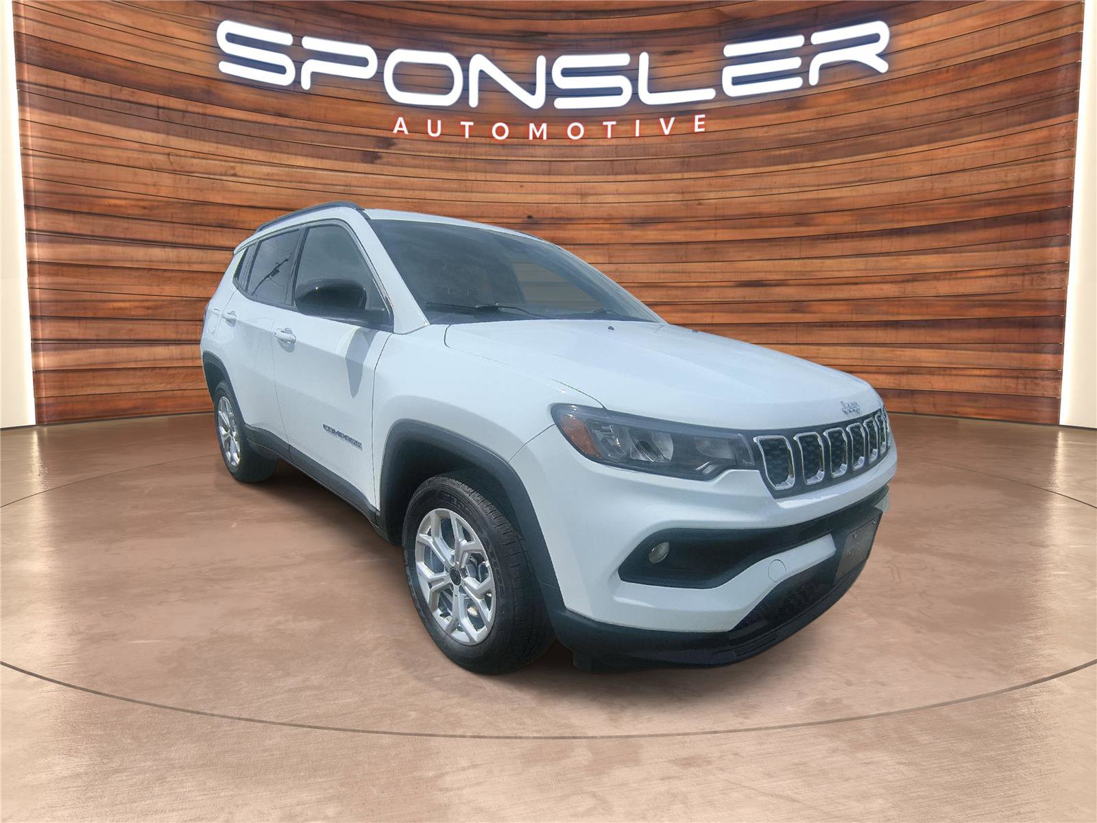 Used 2025 Jeep Compass Latitude AWD/4WD image 9
