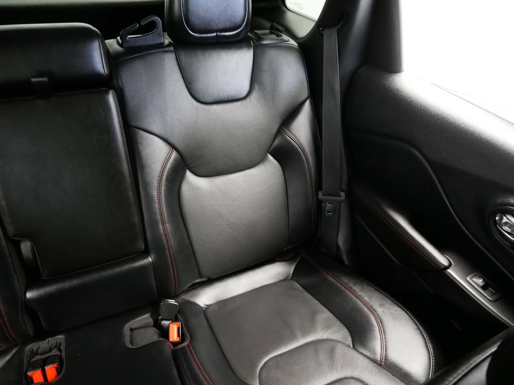 Certified 2022 Jeep Cherokee Trailhawk w/ Premium Leather Package image 20