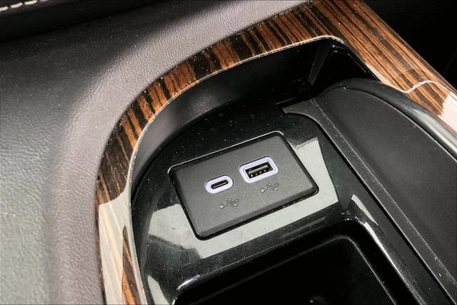 Used 2023 Cadillac Escalade Premium Luxury RWD image 14