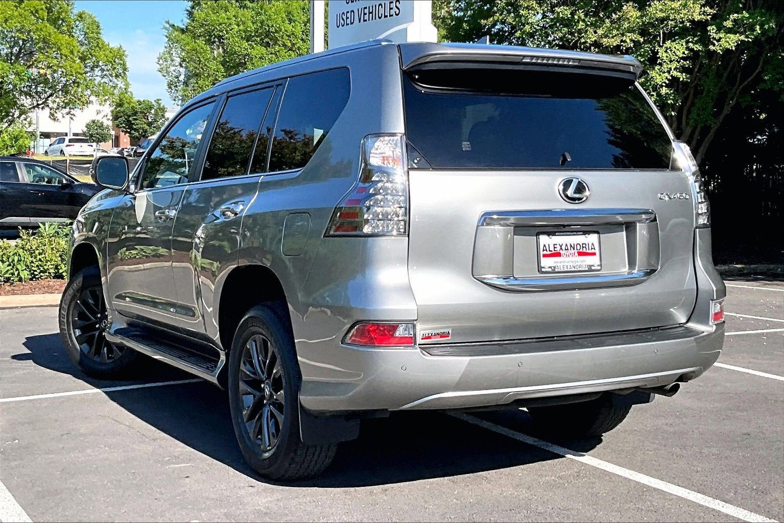 Used 2023 Lexus GX 460 Premium w/ Premium Package AWD/4WD image 10
