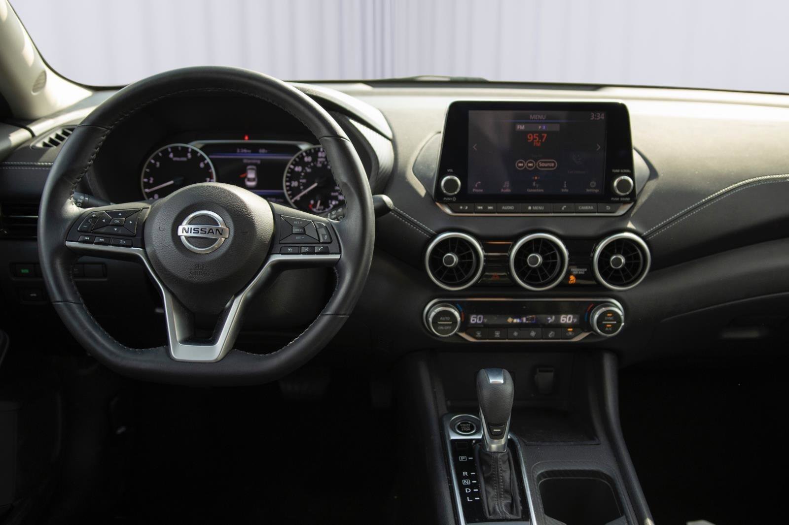 Used 2020 Nissan Sentra SV image 3