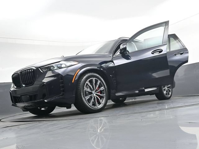 New 2026 BMW X5 xDrive50e w/ M Sport Package AWD/4WD image 46