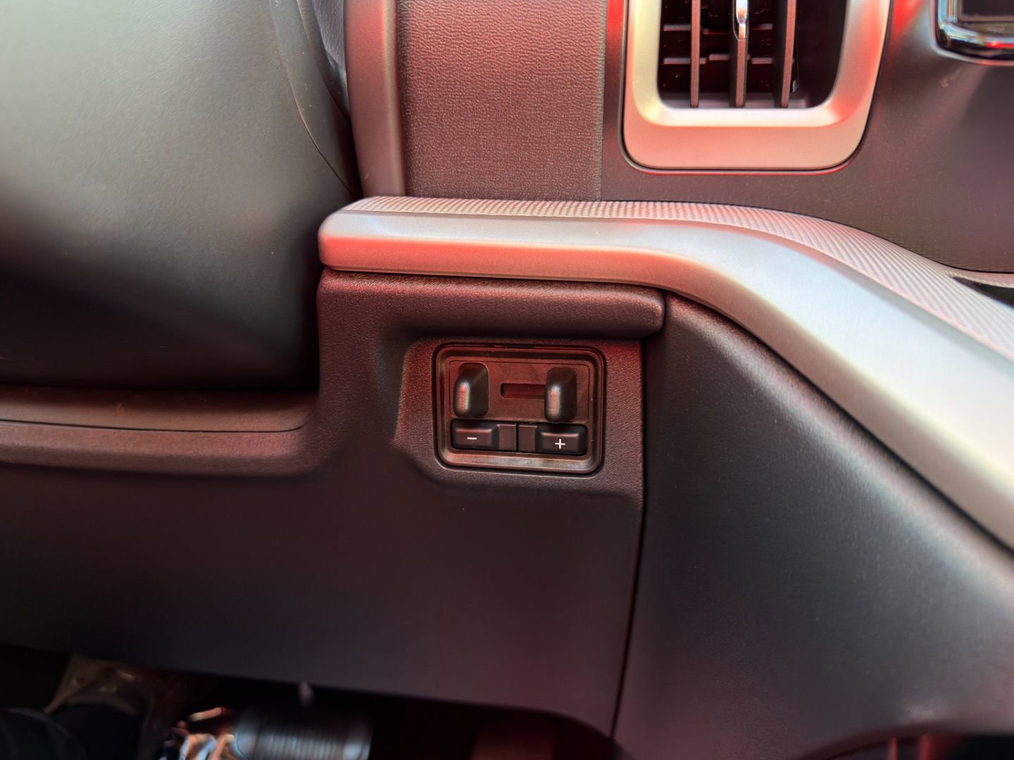 New 2025 Ford Expedition Active image 48