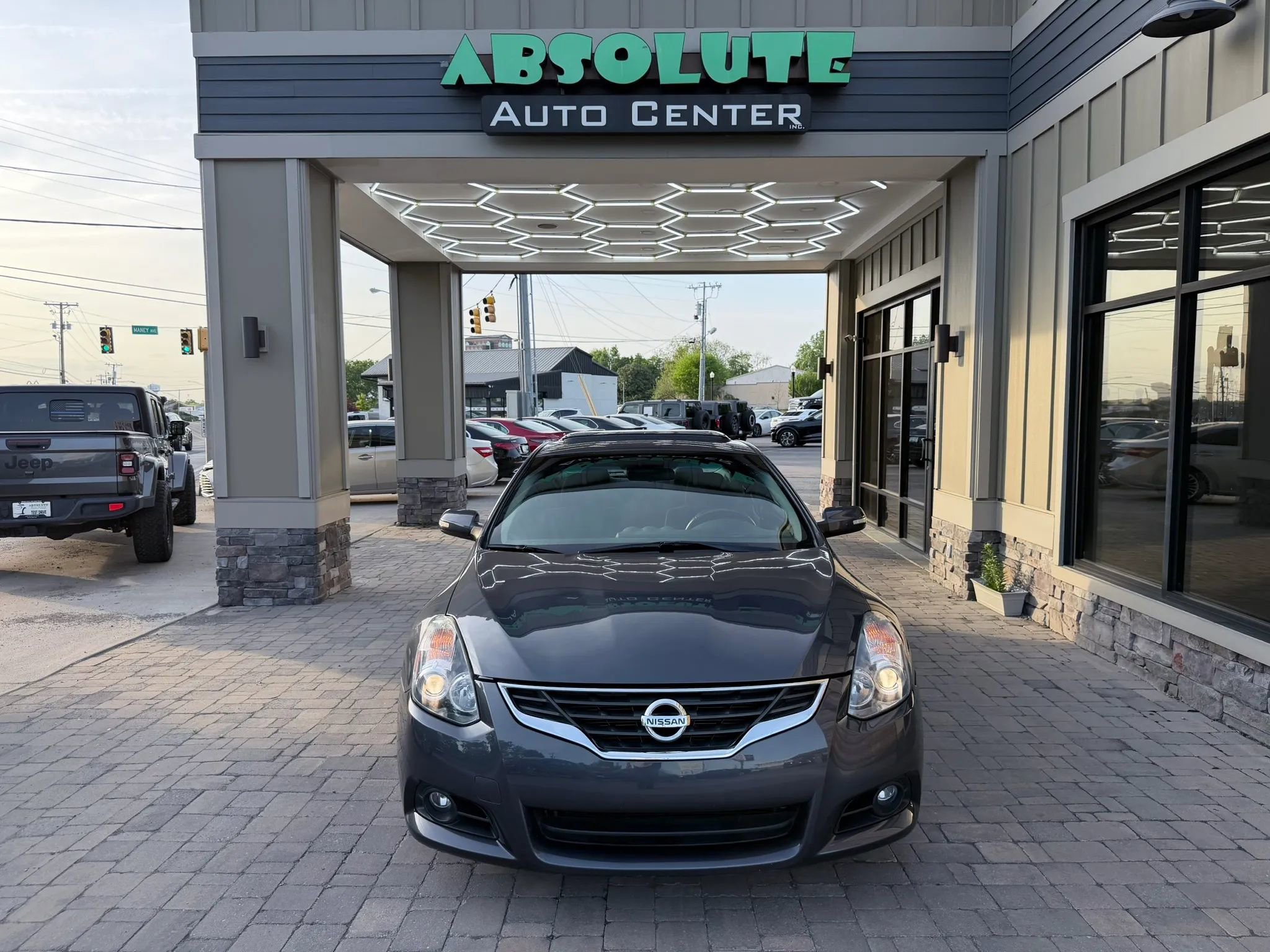Used 2011 Nissan Altima 3.5 SR FWD image 32