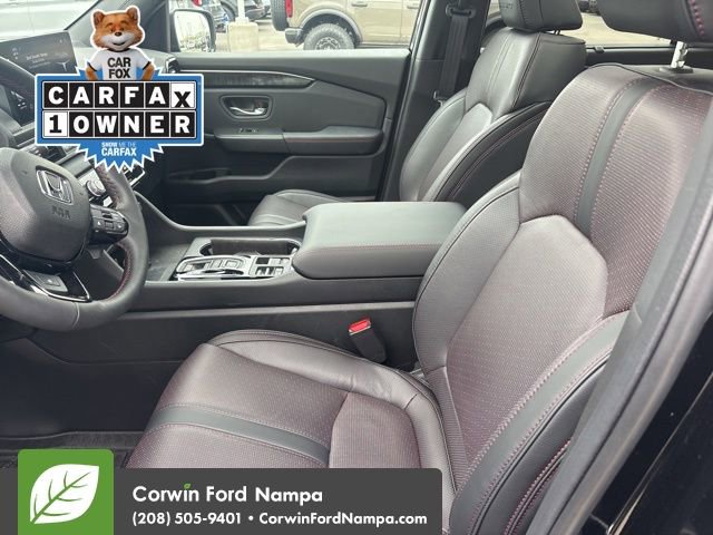 Used 2025 Honda Pilot Black Edition image 11