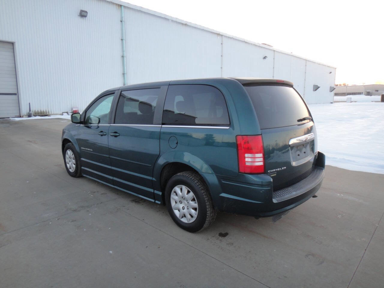 Used 2009 Chrysler Town & Country LX w/ PWR Convenience Group image 21