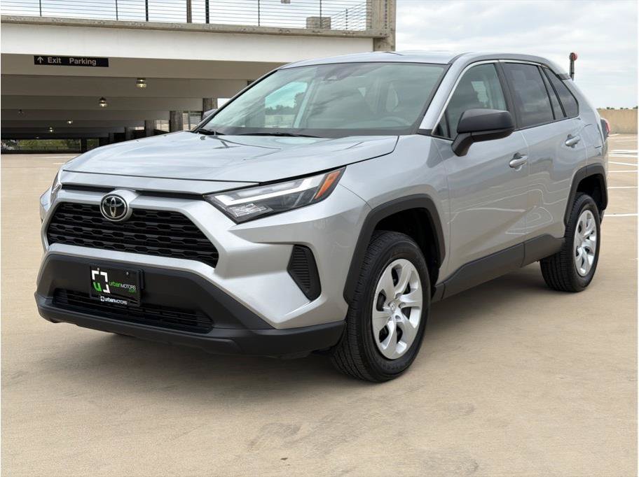 Used 2025 Toyota RAV4 LE AWD/4WD image 3