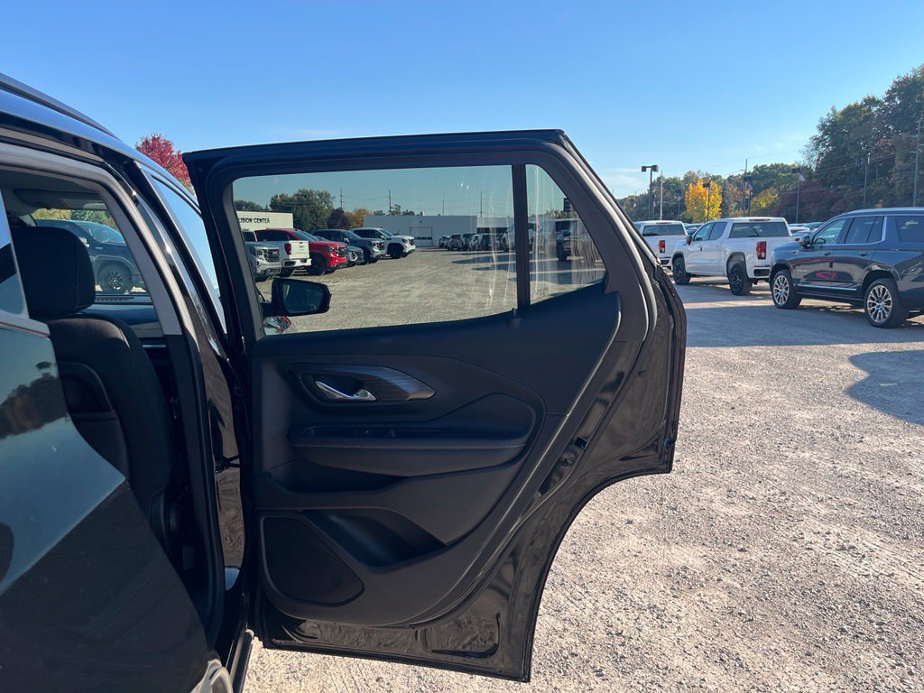 Used 2024 GMC Terrain SLE w/ Driver Convenience Package FWD image 32