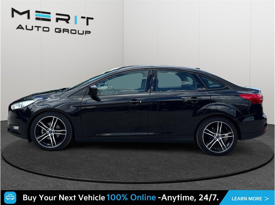 Used 2018 Ford Focus SE w/ SE Appearance Package FWD image 5