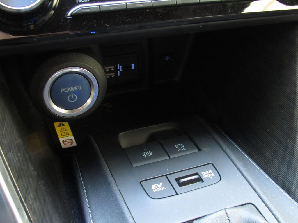 Certified 2022 Toyota Venza XLE AWD/4WD image 30